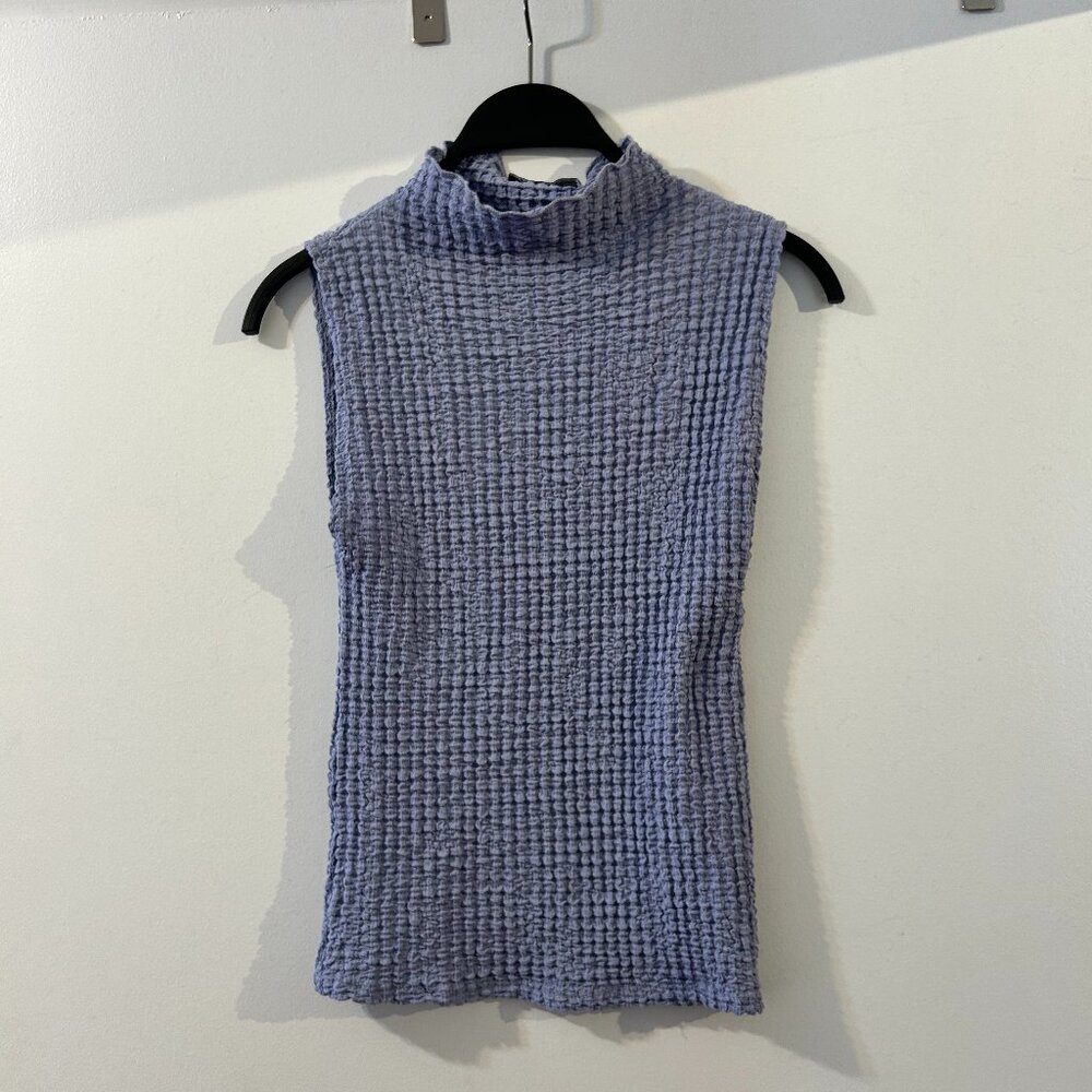 Sleeveless Mock Neck Textured Top – Lavender Blue